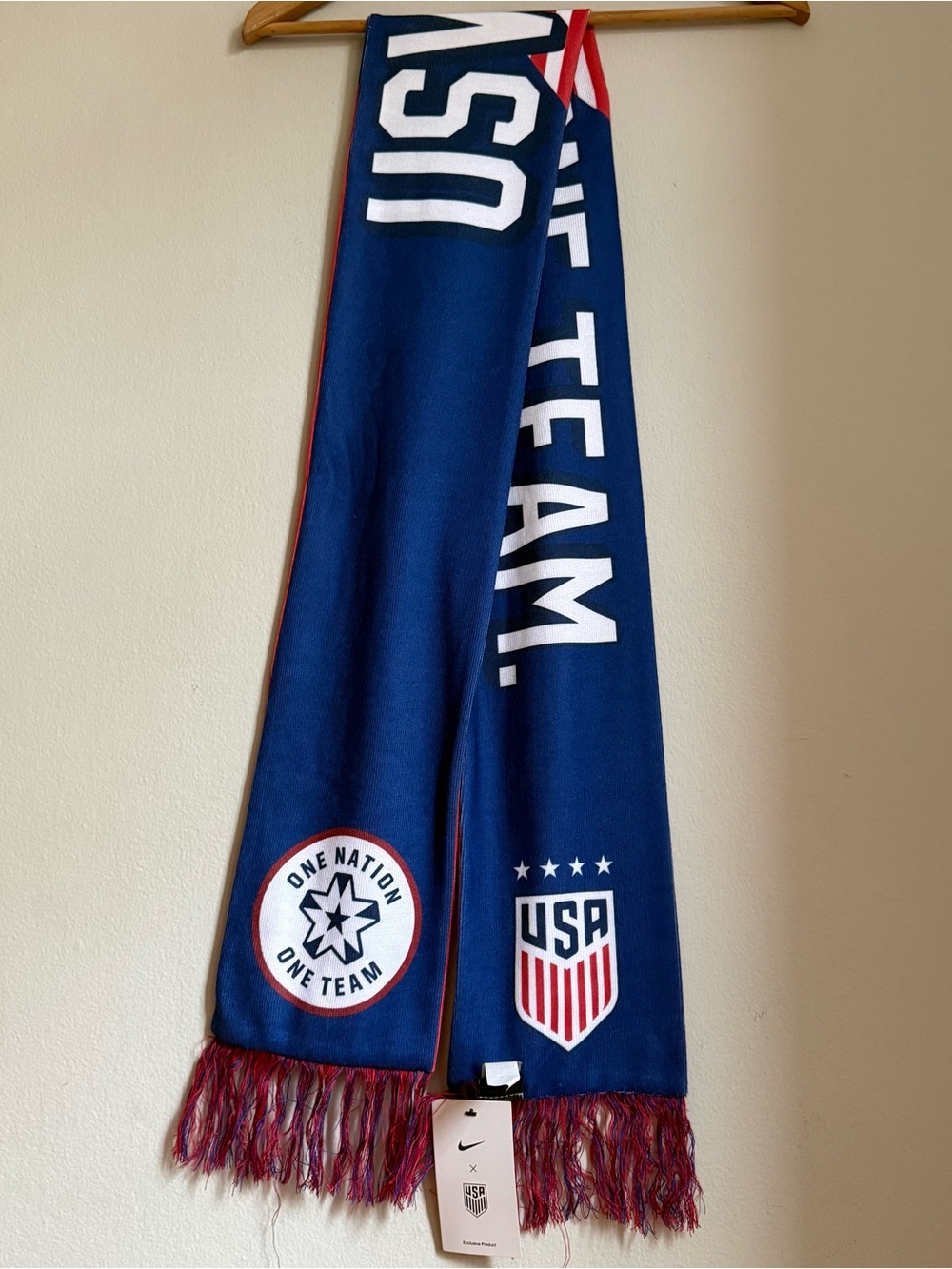 NWT Nike USWNT USA Soccer Local Verbiage Scarf A26440 One Nation One Team NWT